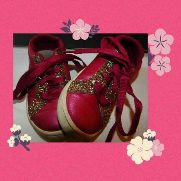 BUY 2 GET 1  ❤️ Alladin Shimmer & Shine Sneakers!! - Picture 5 of 6